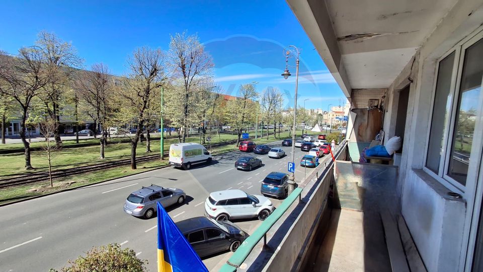 Apartament 1 cameră în Centru – Bd. Revoluției, balcon mare