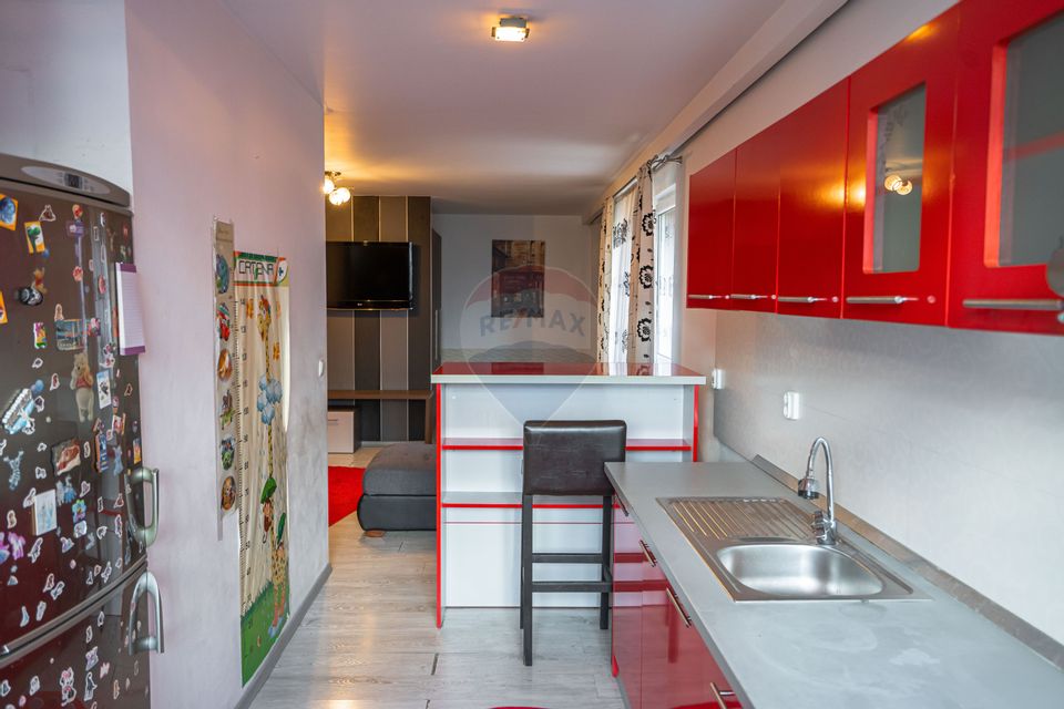 OCAZIE! Apartament cu 4 camere pe două nivele utilat şi mobilat