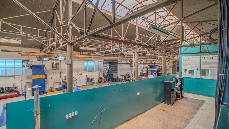 Spațiu industrial de 1,690mp, teren 3800 mp la 2 km de Brașov