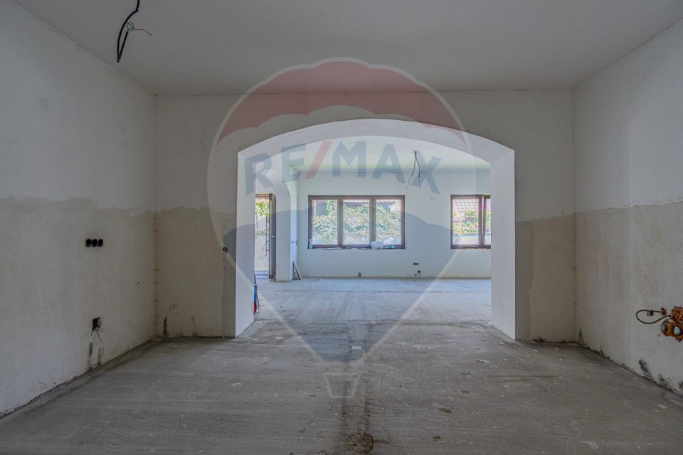 4 room House / Villa for sale