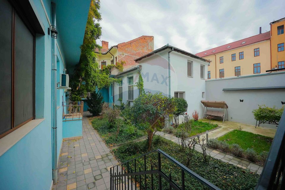 Ultracentral office Oradea, private terrace, premium finish, for sale