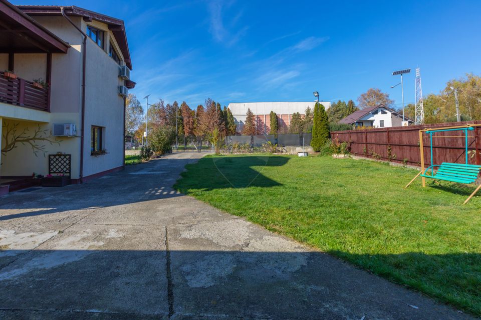 Vilă cu 7 camere de vânzare în zona Centrală Orașul  BUHUȘI