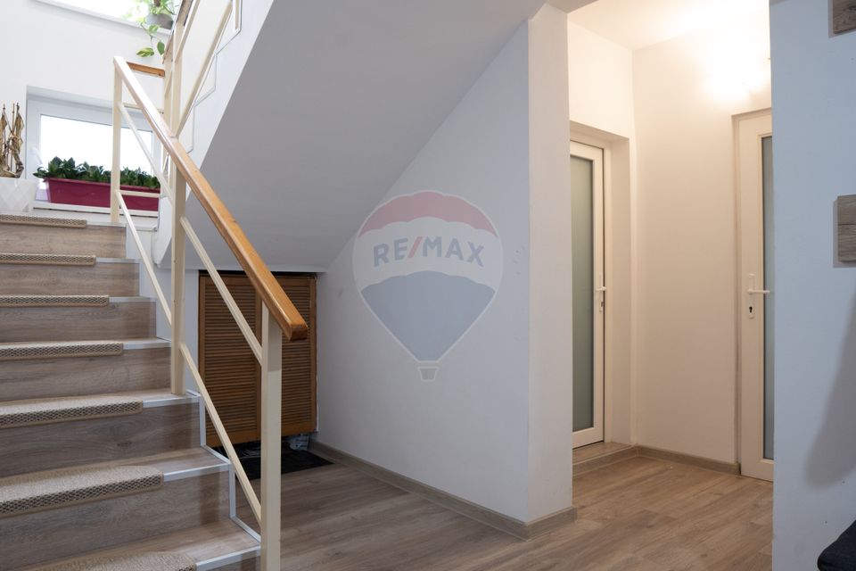 DE VANZARE Reședință Premium cu Piscină și Teren Generos – Chiajna