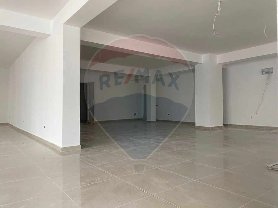 144sq.m Commercial Space for rent, Unirii area