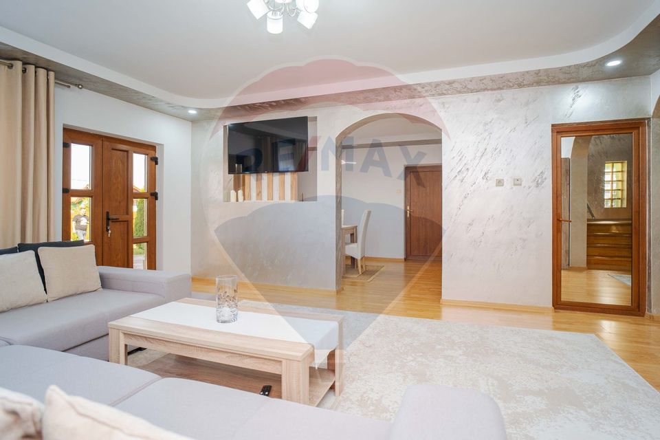 Casă / Vilă cu 5 camere de vânzare în zona Central