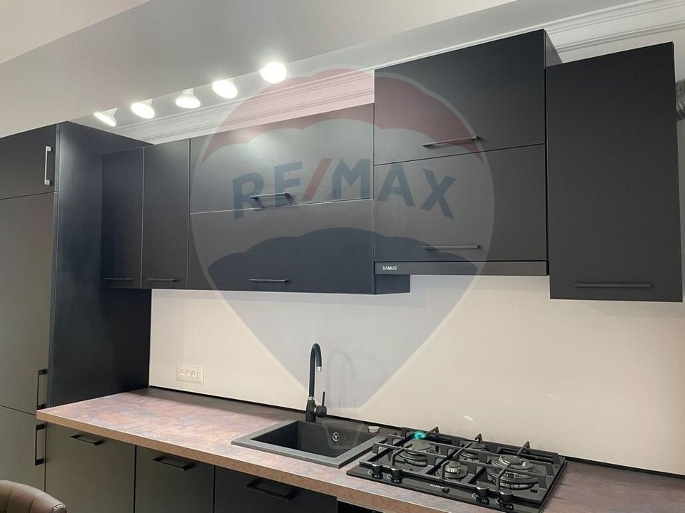 Apartament cu 2 camere de închiriat în zona 13 Septembrie