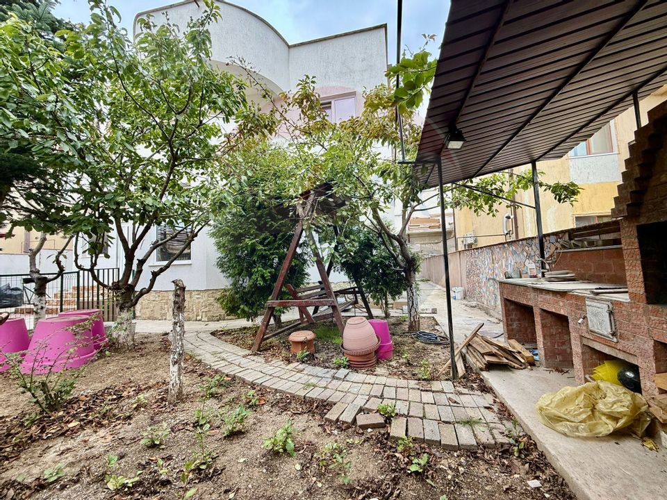 6 room House / Villa for sale, Sud area