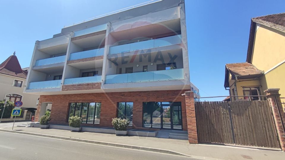 Apartament studio nou de inchiriat parcare inclusa zona ultracentral