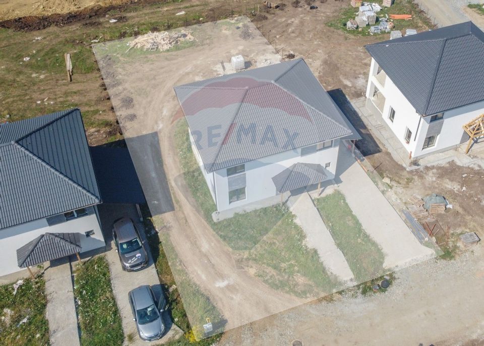 4 room House / Villa for sale