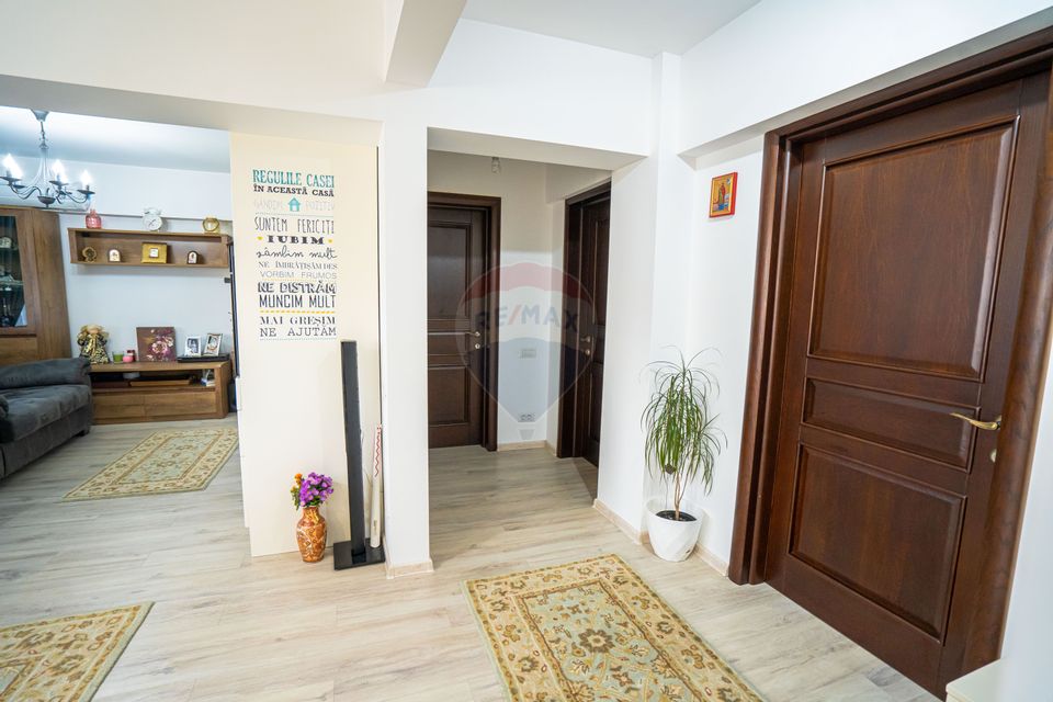 Apartament de lux, 3 camere, etaj 3