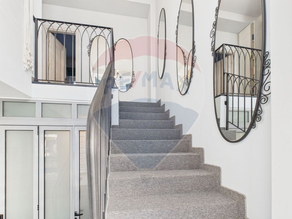 Casă / Vilă cu 5 camere de vânzare în zona Central