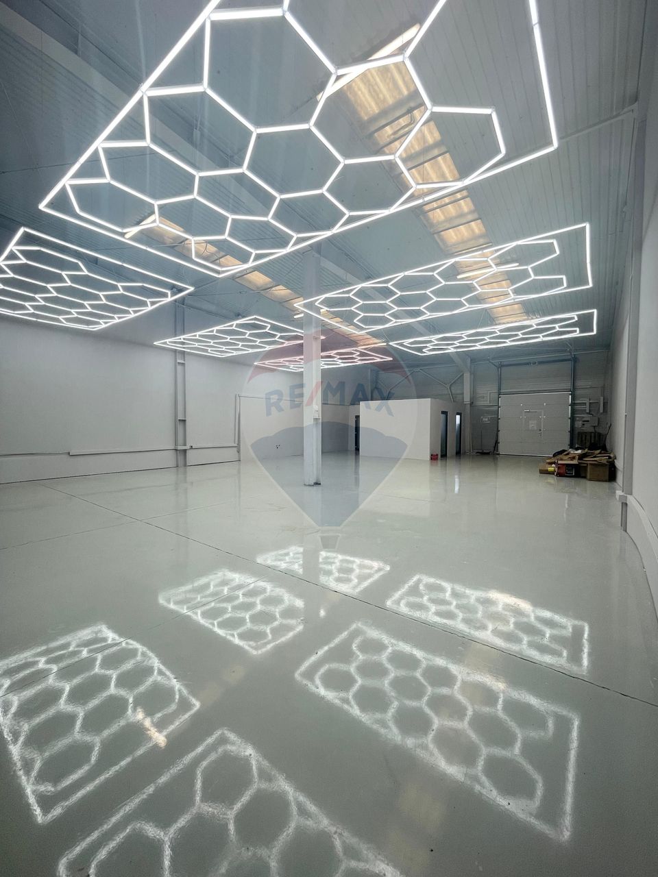 301.58sq.m Industrial Space for rent, UTA area