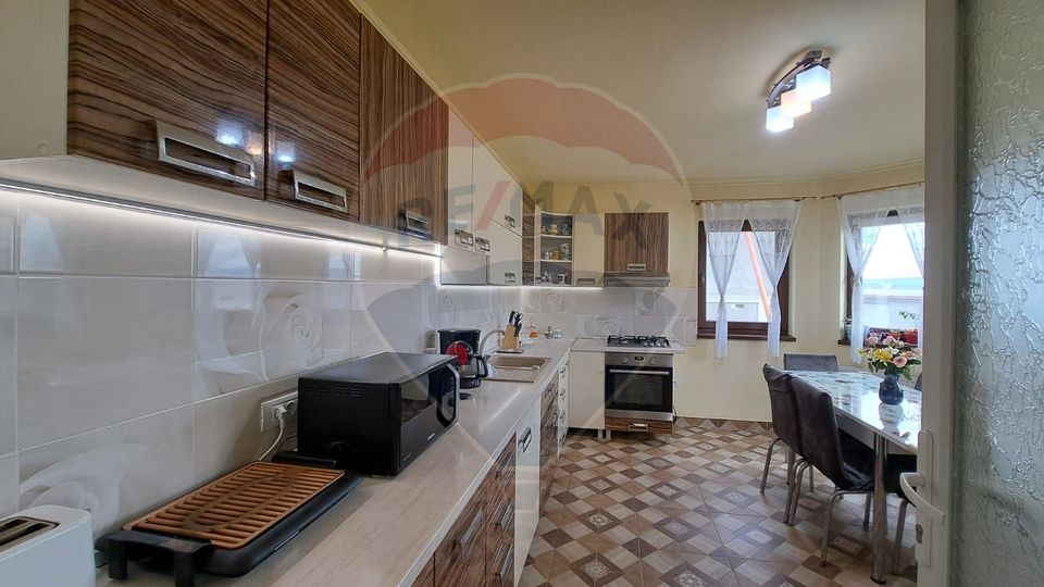 5 room House / Villa for sale, Cetate area