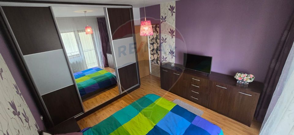 Apartament cu 3 camere de vânzare în zona Strand