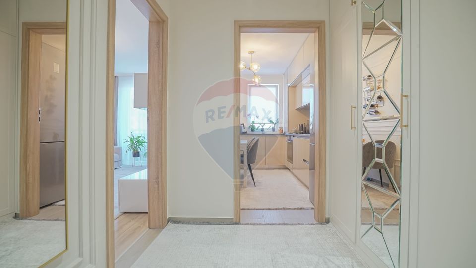 Apartament cu 3 camere de vânzare în zona Tractorul