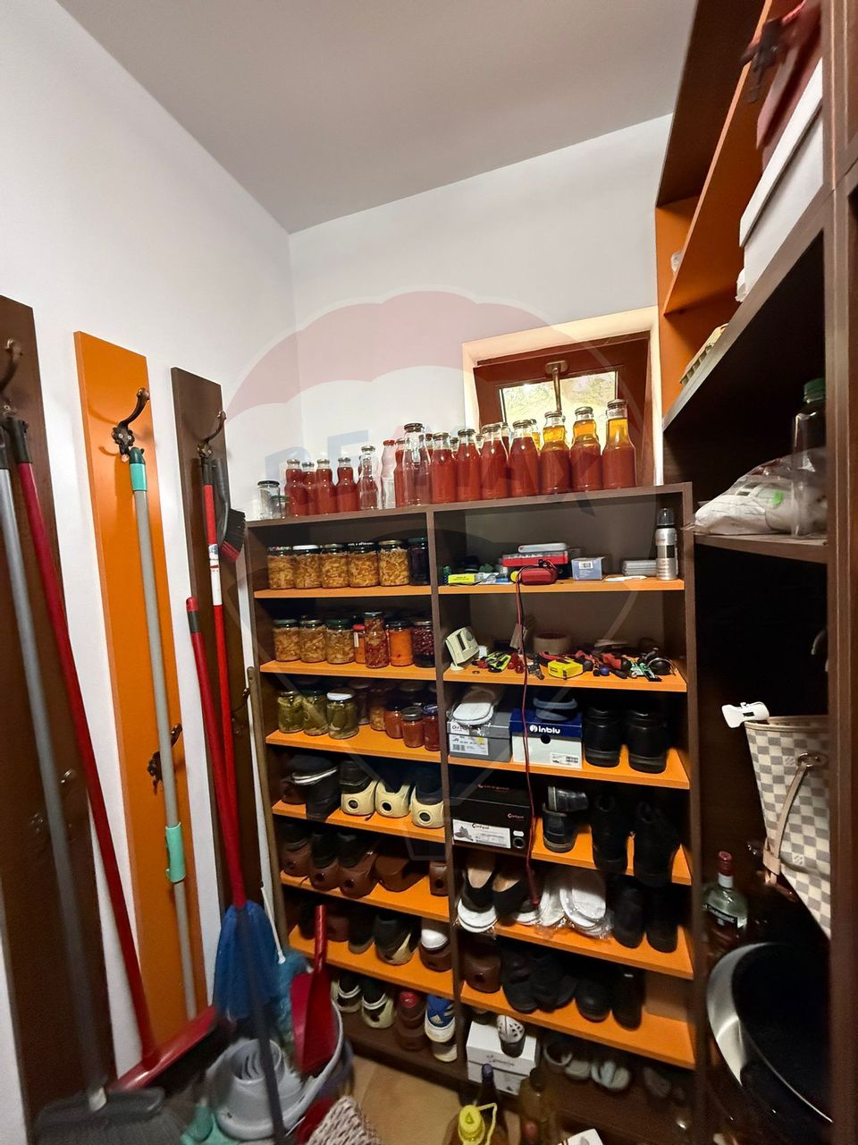 6 room House / Villa for rent, Valea Borcutului area