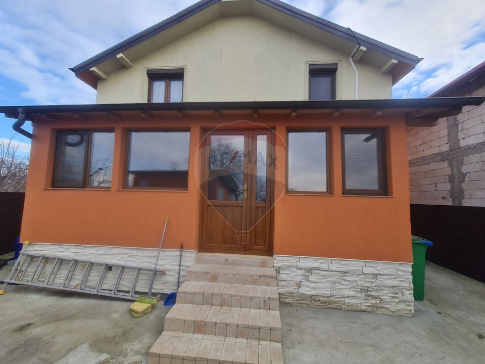 Vila moderna P+M cu 4 camere de vânzare