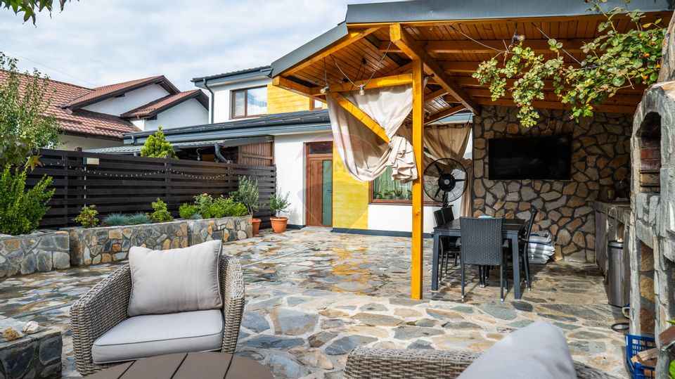 Vanzare - vilă 4 camere de complet mobilata, str. Caisului - Dobroesti