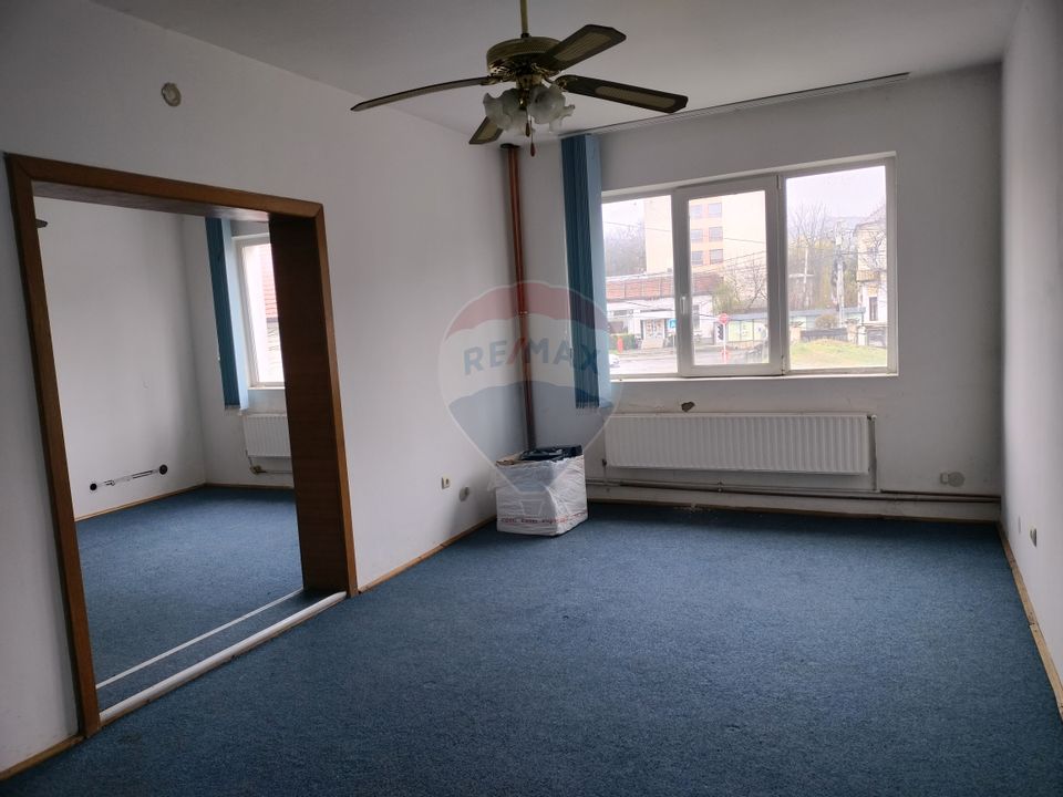 185sq.m Office Space for rent, Central area