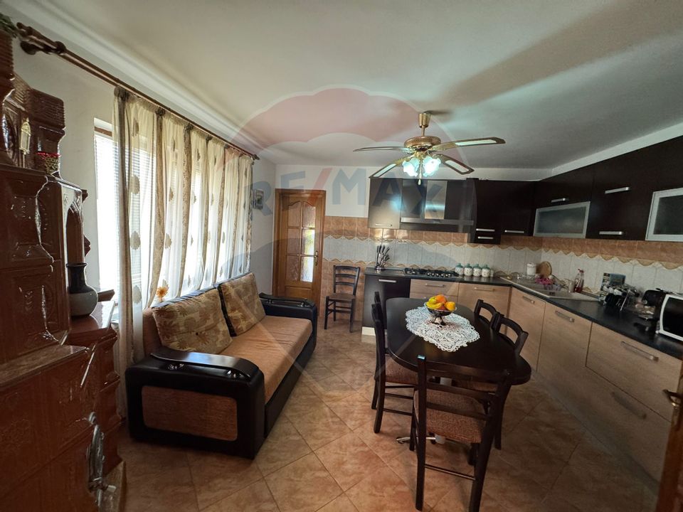 Casă / Vilă cu 6 camere in Bolotești, mobilată și utilată