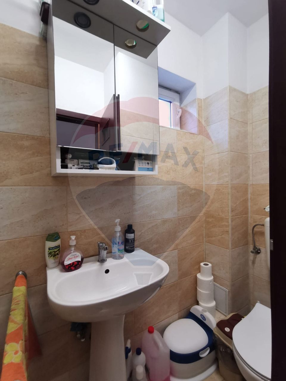 Casă 6 camere si curte, zona Metro Oradea, de vanzare