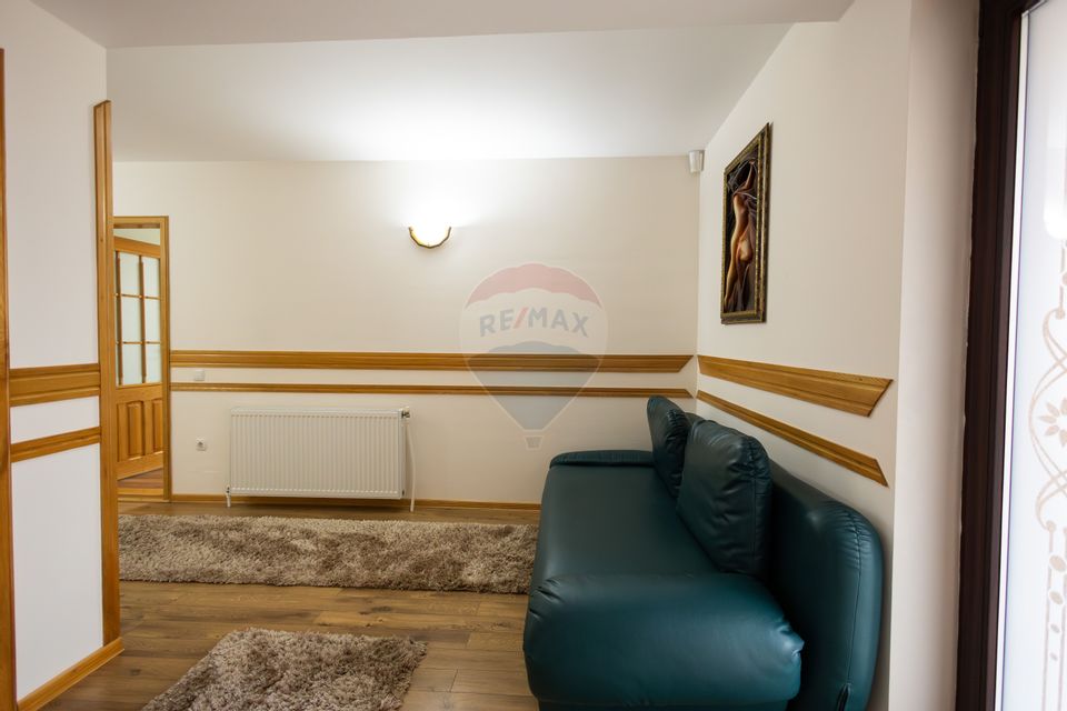 Casa spatioasa de vanzare