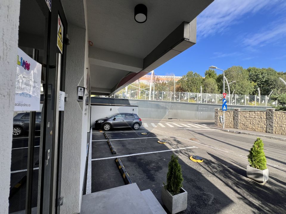 Spațiu comercial modern de închiriat / 2 locuri de parcare