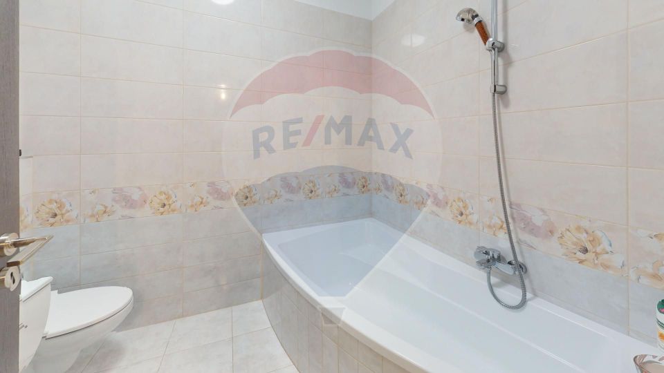 Apartament cu 3 camere de vanzare cu loc de parcare subteran