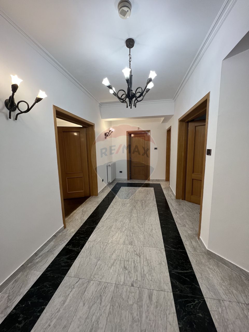 12 room House / Villa for rent, Cotroceni area