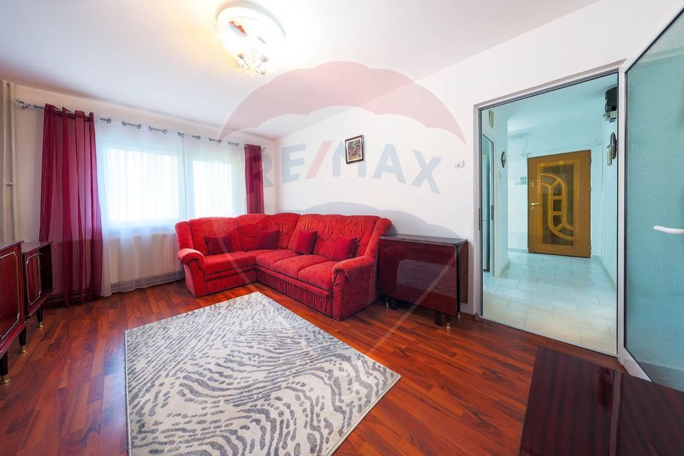 Apartament cu 3 camere, mobilat si utilat, Codrul Cosminului!