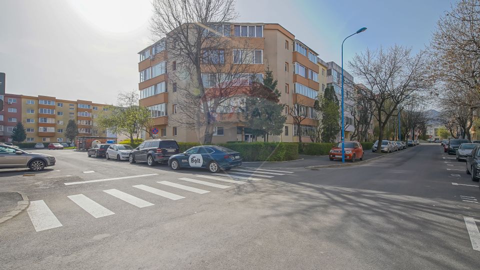 Apartament 2 camere de vânzare, cartier Tractorul, Str. Aluminiului