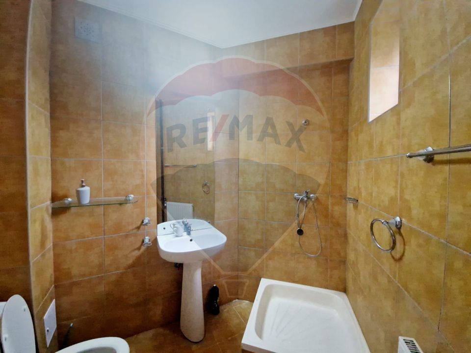 16 room Hotel / Pension for sale