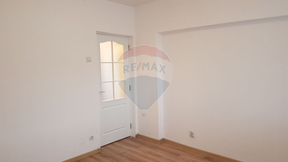 3 room Apartment for rent, P-ta Sfanta Vineri area