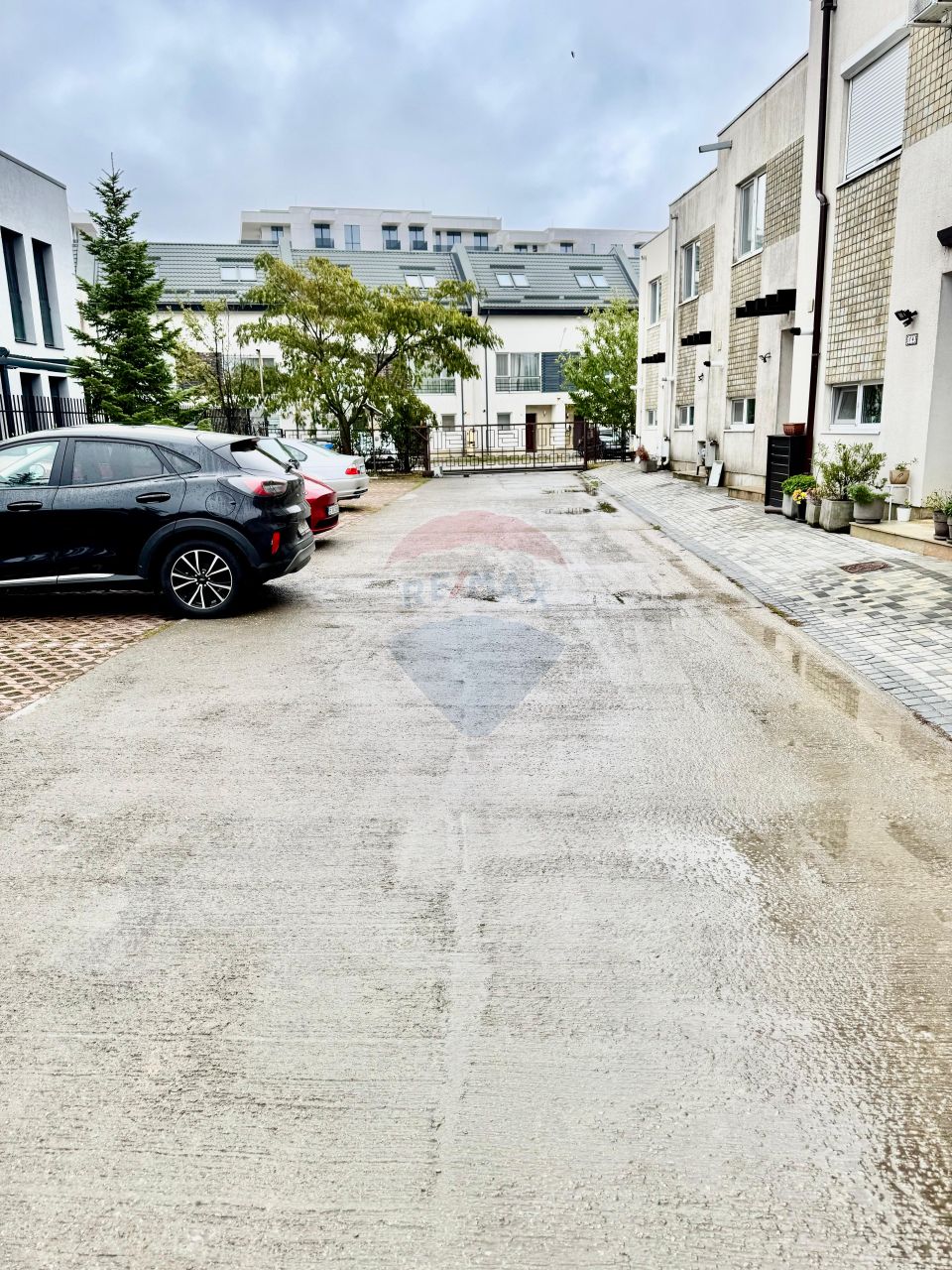 Casă / Vilă cu 3 camere de închiriat în zona Exterior Nord