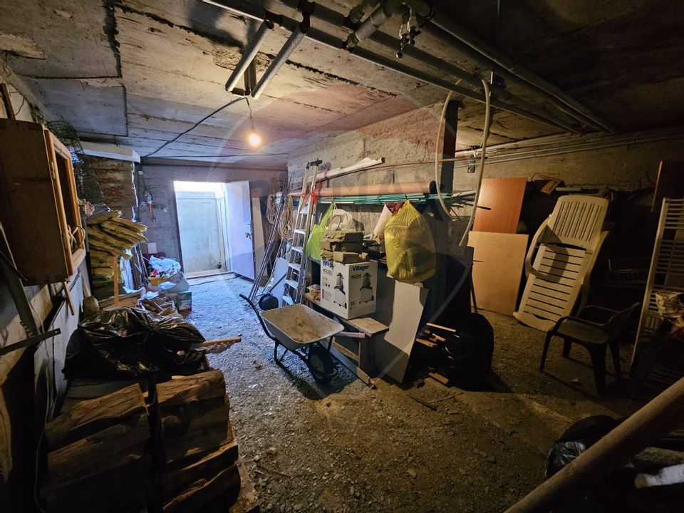 6 room House / Villa for sale