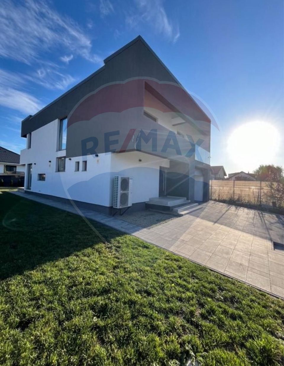 Smart Home de Vânzare în Sânpetru, Brașov – Construcție Premium