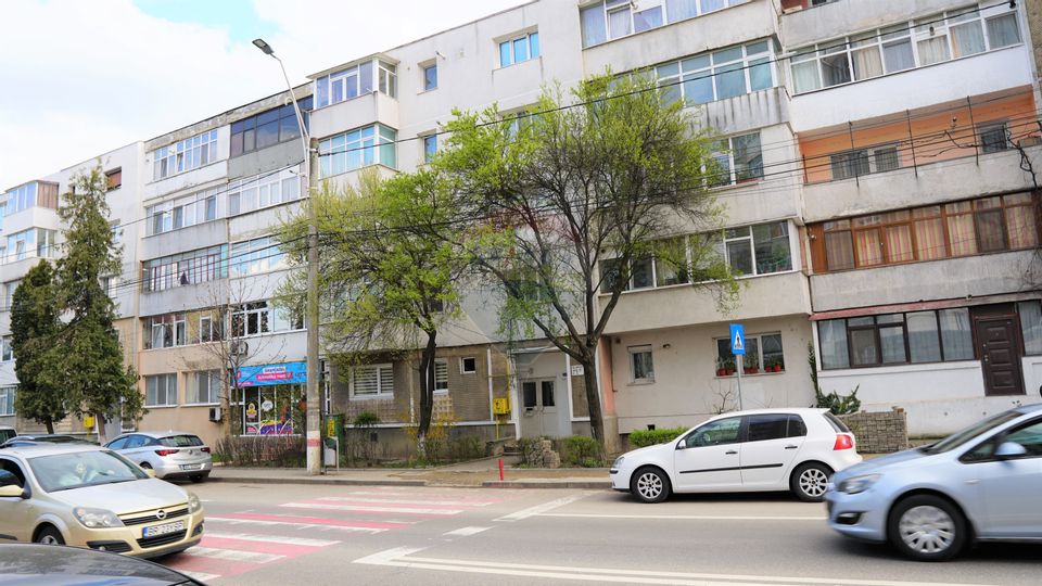 Apartament de VÂNZARE / SCHIMB | 3 camere | Decomandat | Zona Mioriței