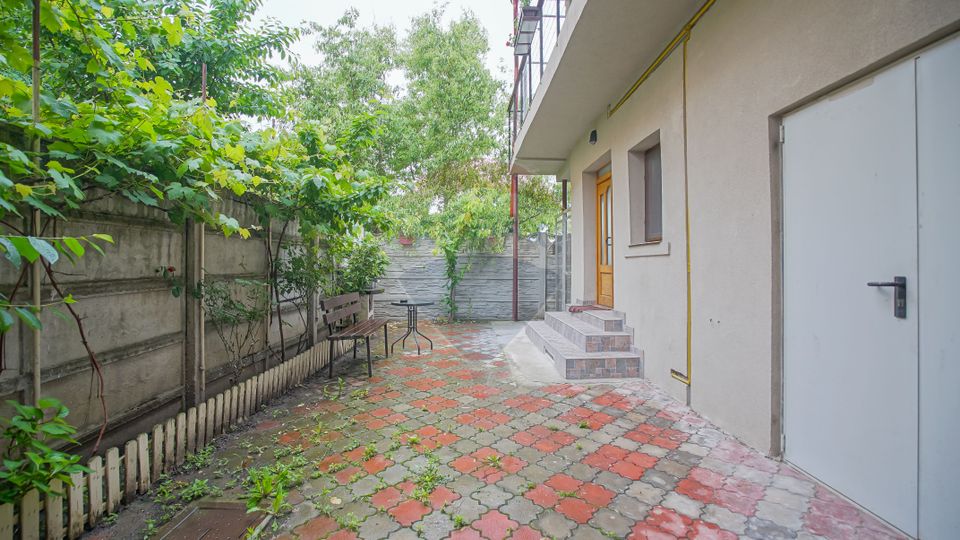 Casa multifunctionala, locuinta si destinatie comerciala Scriitorilor