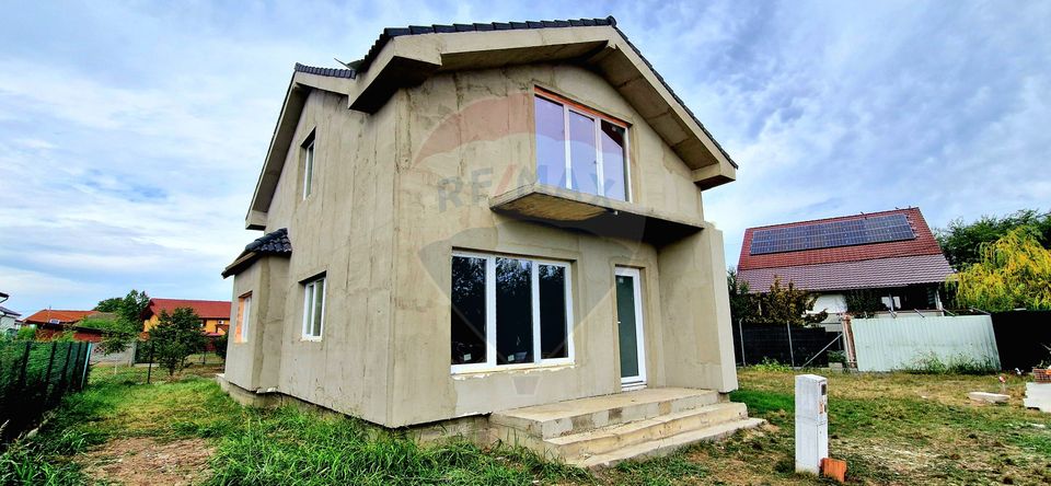 4 room House / Villa for sale