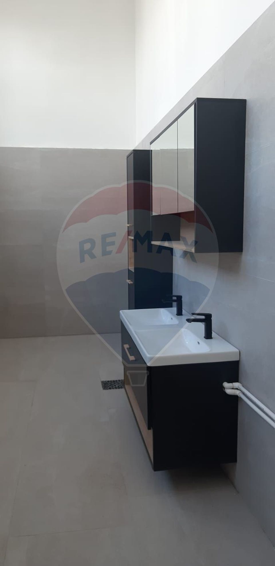 Spații industriale 200-432 mp . Baicului etaj lift marfa