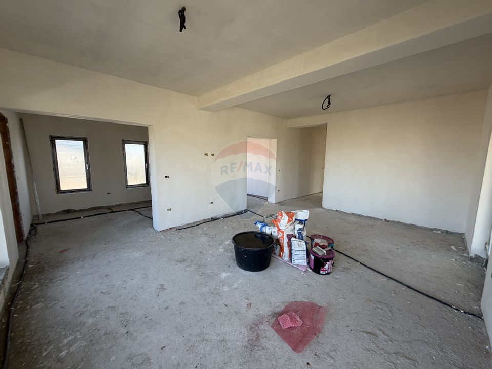 Casă cu 4 camere Campineanca