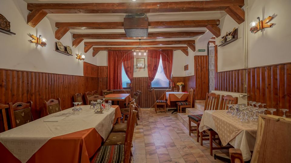 RESTAURANT CU 3 SALI SI TERASA DE INCHIRIAT IN CENTRUL BRASOVULUI!