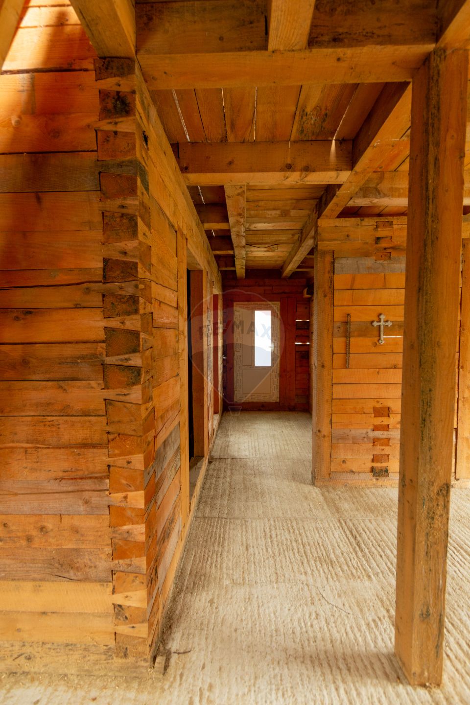 Duplex spațios – oportunitate pentru dezvoltatori sau două familii