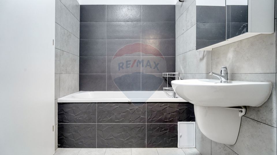 Casă spațioasă cu priveliște extraordinară, într-o Zonă Liniștită