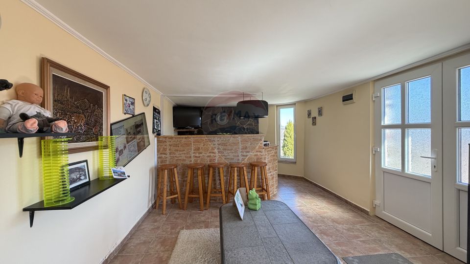 Casă cu vedere spectaculoasă - pentru locuit sau investiție turistică