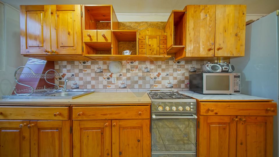 Casă cu 6 camere de vânzare în Azuga, Comision 0%!