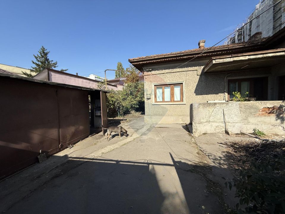 Land 1,100sqm Strada Luica