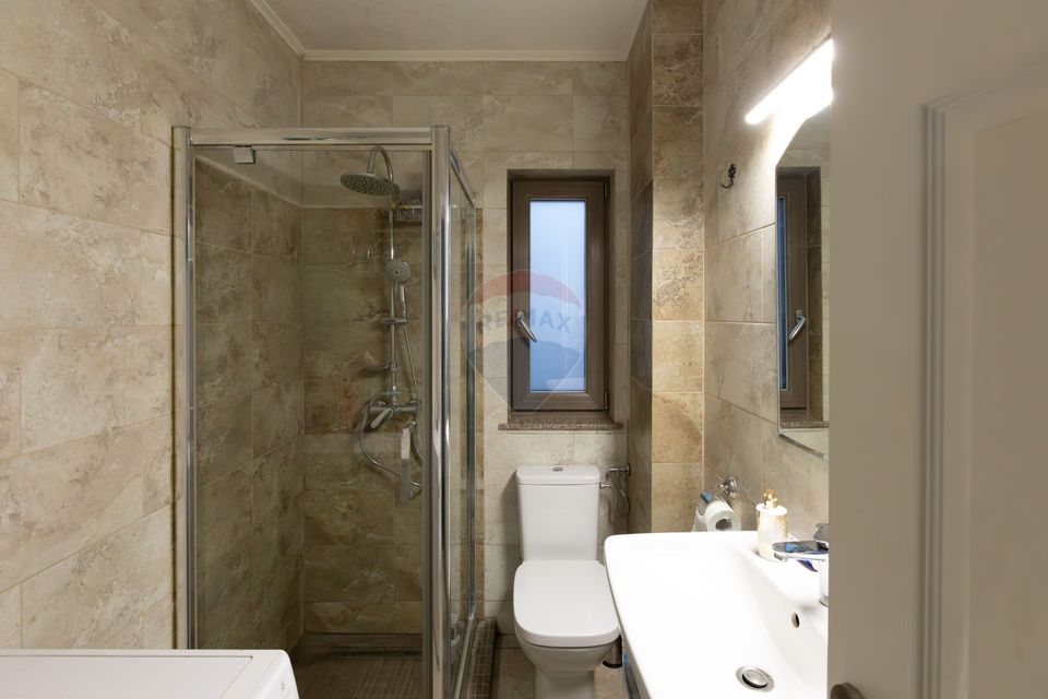 Casă / Vilă cu 4 camere de vânzare în Cartier - Gheraiesti