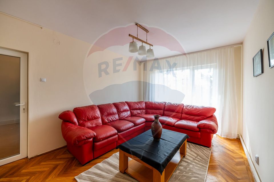 Apartament 3 camere de închiriat în zona Ultracentral