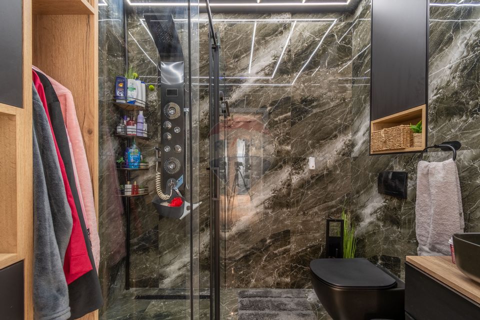 Apartament de vanzare, 2 camere, balcon inchis, zona BMW